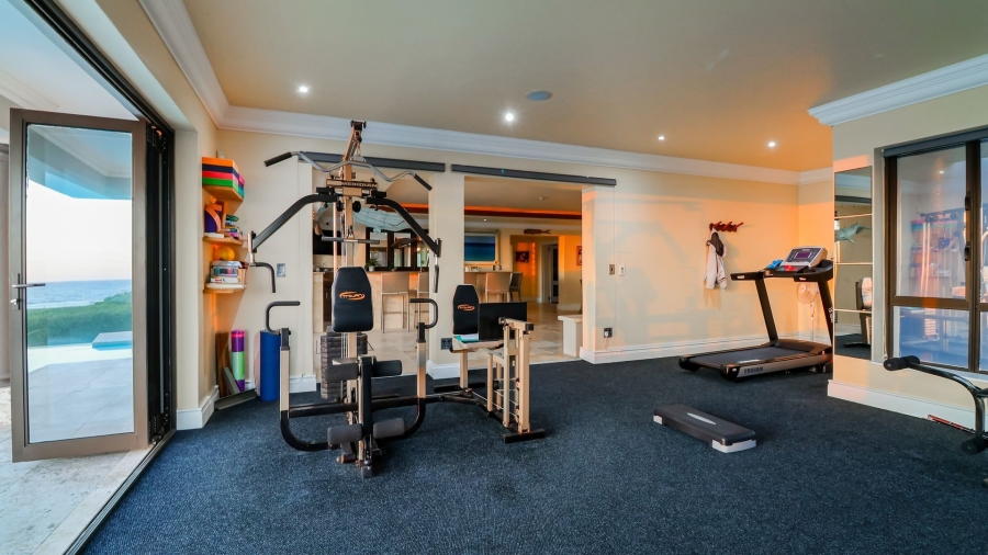 6 Bedroom Property for Sale in Myoli Beach Western Cape